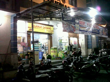 Indonesia-minimarket.jpg