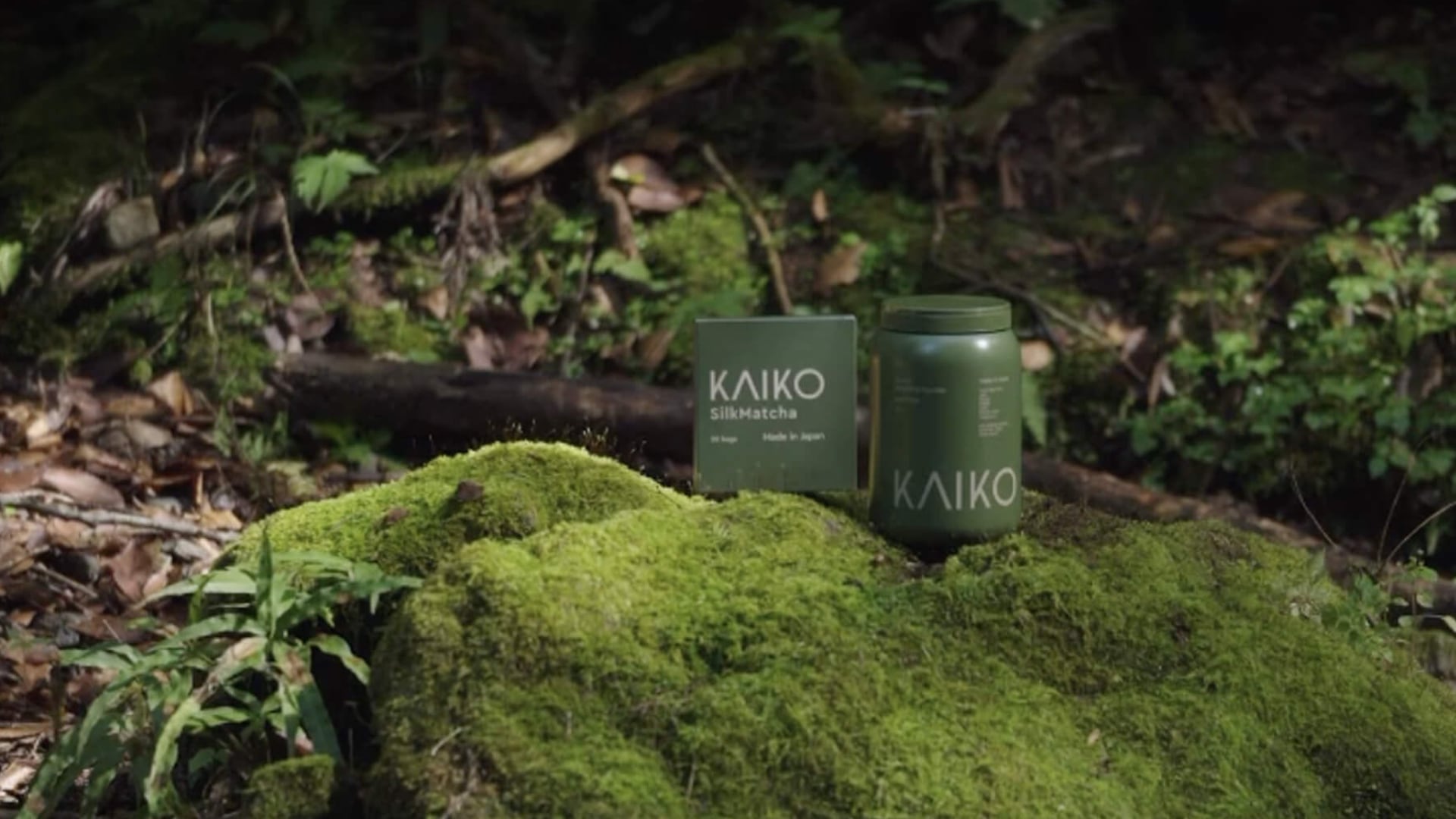Morus silkworm protein powder has a matcha-like taste and appearance.