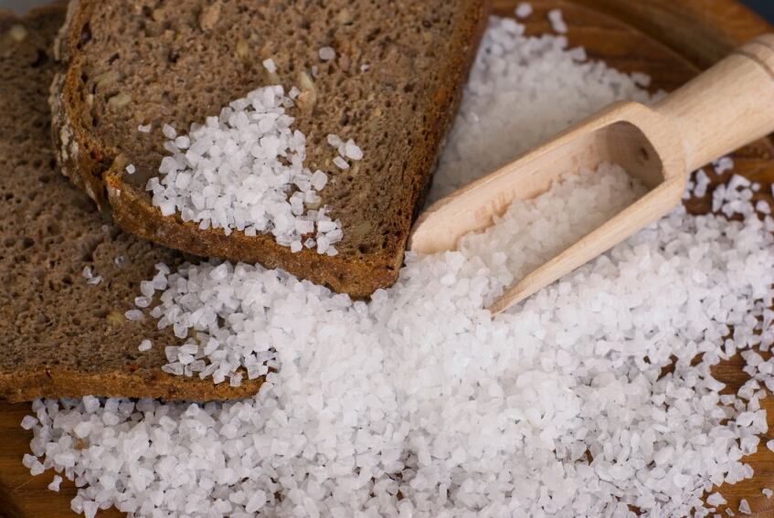 bread_and_salt_sodium_reduction_iStock.jpg