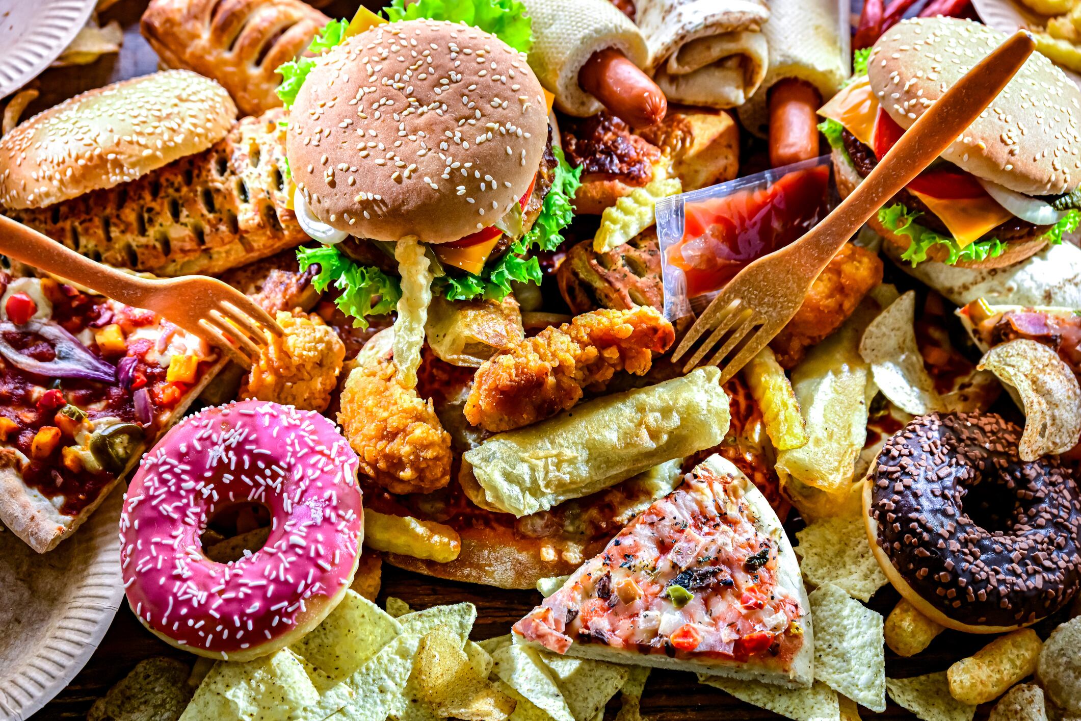 Ultra-processed foods and meat products account for the largest share of Japan’s food-related environmental footprint, driving land use, water demand and greenhouse gas emissions.