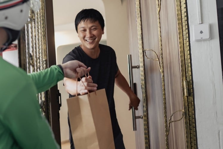 World-first voluntary guidelines: Singapore introduces food safety standards in the e-commerce space