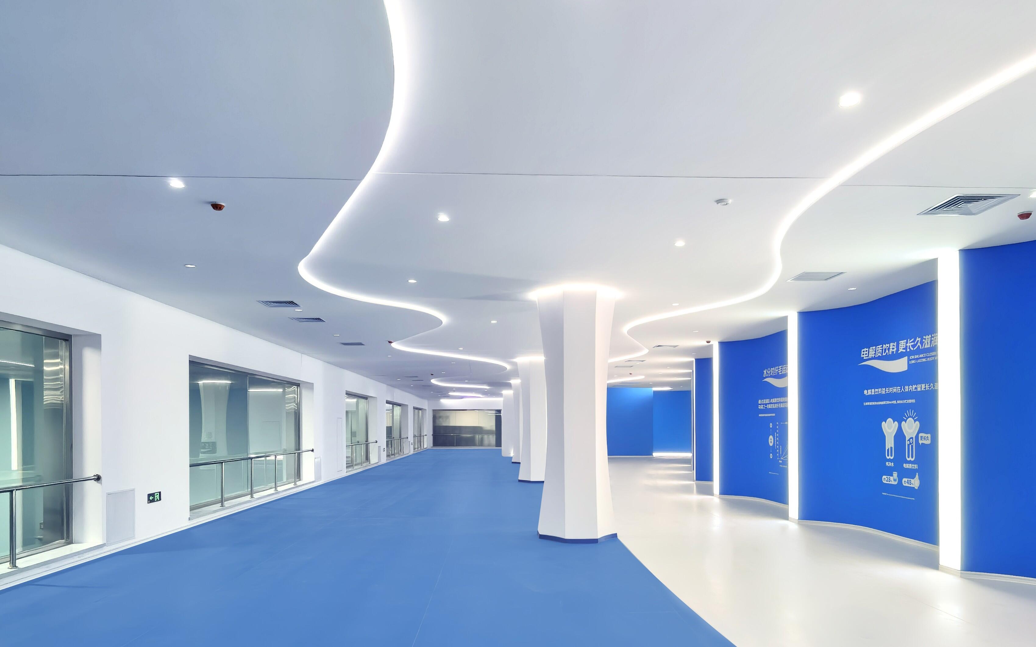 Otsuka Pharma has designed a visitor walkway that highlights the importance of proper hydration and electrolyte replenishment to visitors to its Tianjin Second Factory.