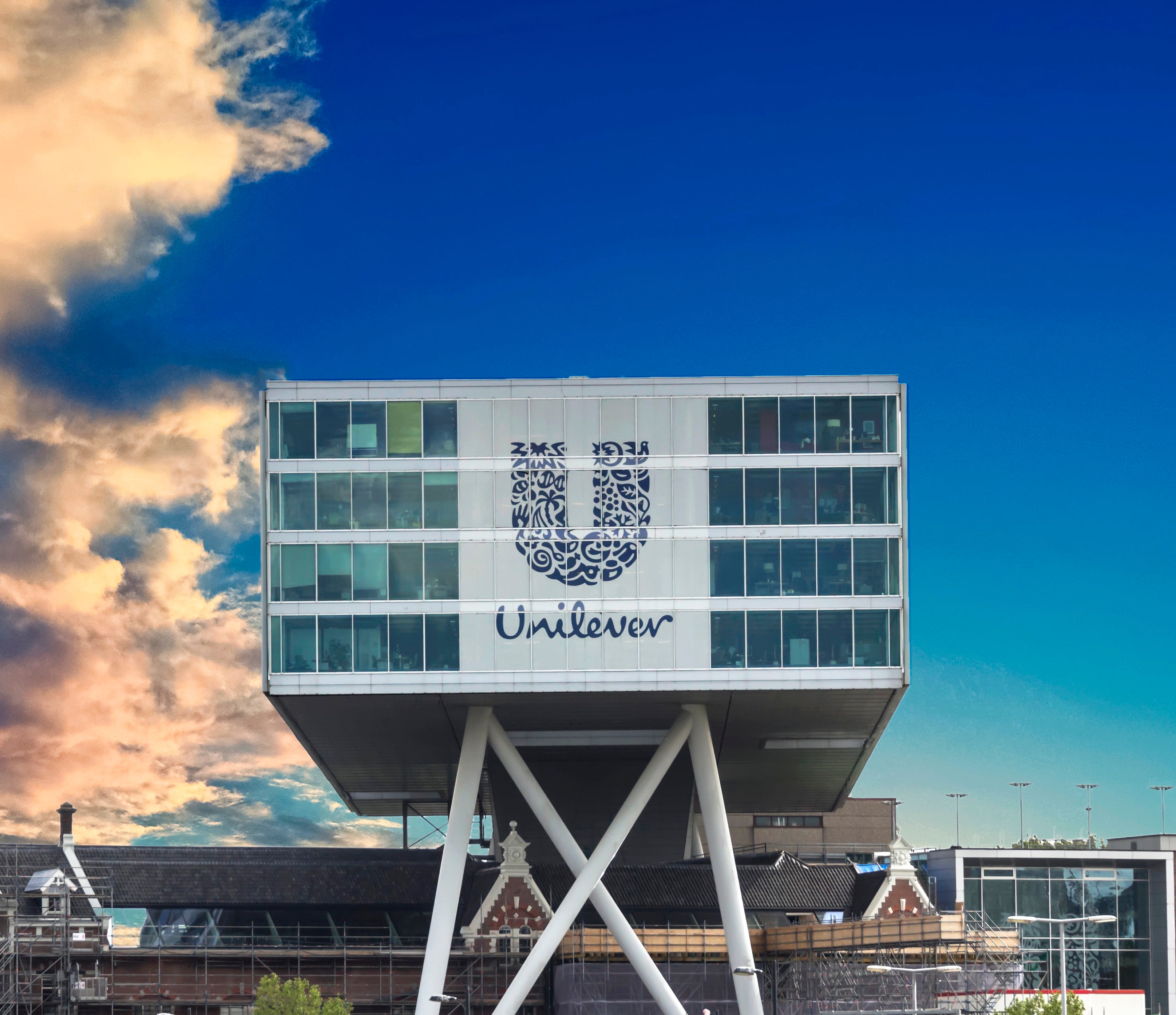 Koningshaven harbour with monumental steel bridge De Hef and the Unilever office, as seen from the river.