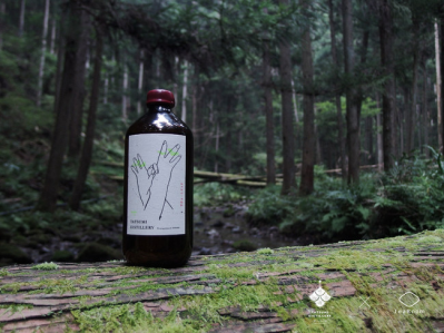 The product branded First Essence Tea Leaf Gin is made from the raw tea leaves of Koshun and Zairai cultivars and is the first innovation of its kind in utilising fresh tea leaves, where most existing tea gins use dried tea leaves instead.