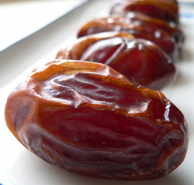 Dates high in antioxidants but not sweet can be added to meats and highly sugared varieties used as a natural sweetener in dairy and pastry products, researchers say 
