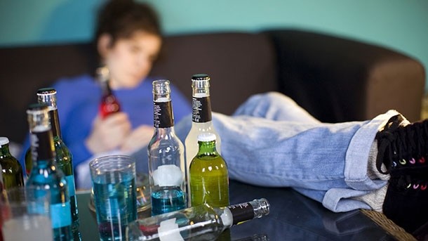 Young binge drinkers risk compounding mental health issues