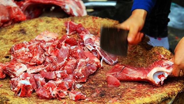 The smuggled beef attracted many customers because of its low price