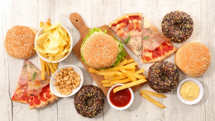 The increase in junk food intake in India has led to an increase in the percentage of overweight and obese schoolchildren in India. ©Getty Images