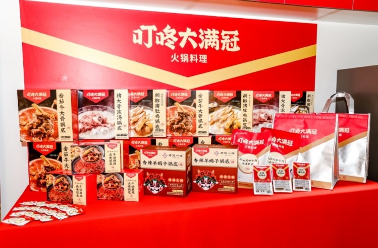 Damanguan brand sells 18 hot pot flavours ranging from butter-spice to tomato-ox bone.  ©DingDong