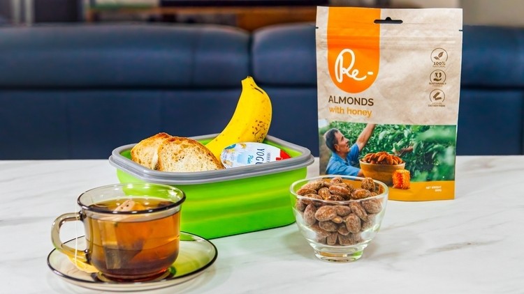 Re- takes up the challenge of producing nuts that are healthy, tasty and sustainable. © Re-
