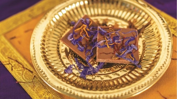 The saffron chocolate is available in milk and dark versions.
