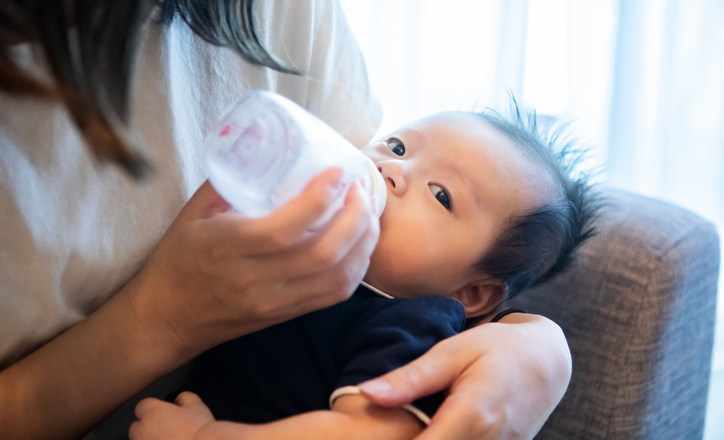 A trial funded by Nestle has found that infant formula enriched with milk-derived oligosaccharides (MOS) could improve gut microbiota in babies. ©Getty Images