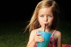 Researchers call for tooth-decay warnings on soft drinks