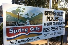 Aussie support helps Spring Gully out of its pickle
